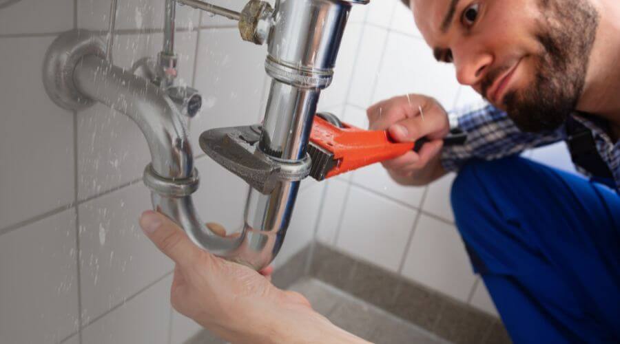 Expert burst pipe repair services in Rocksprings, TX